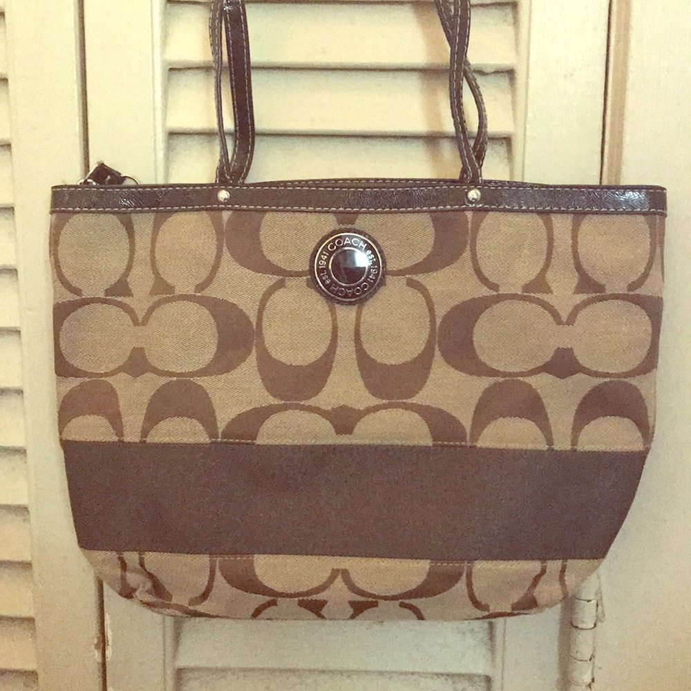 Coach Logo Zippered Tote